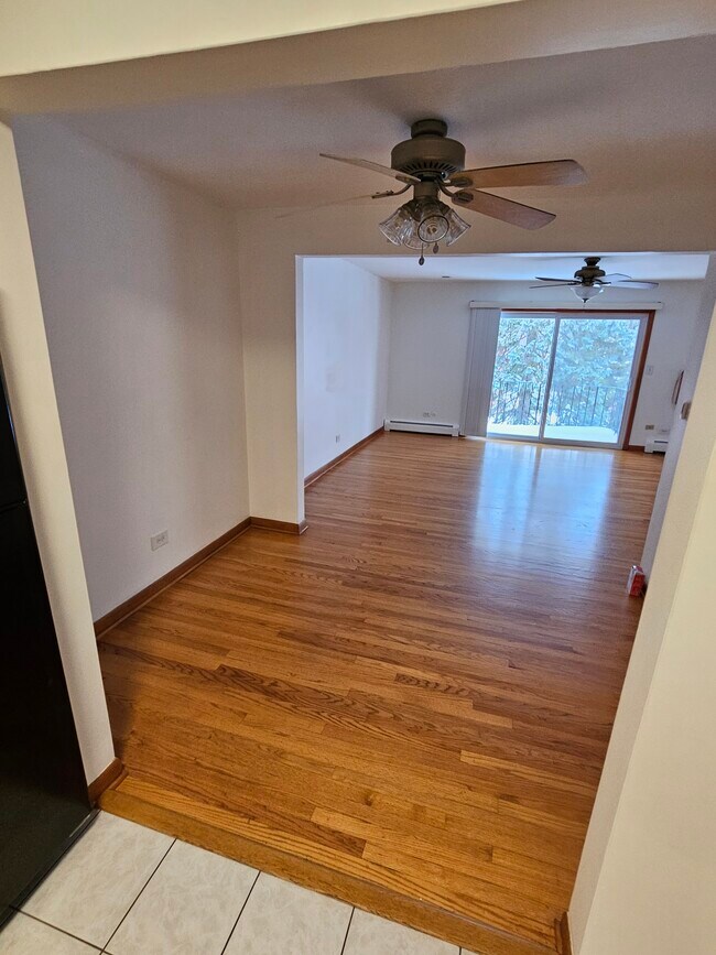 1353 Perry St unit 5, Des Plaines, IL 60016 - photo 5