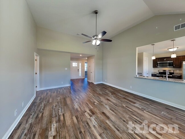 1085 Dublin Dr, Clarksville, TN 37042 - photo 3