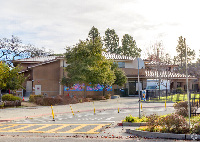 Oak Knoll Elementary School has dozens of effective and excellent teachers and staff.