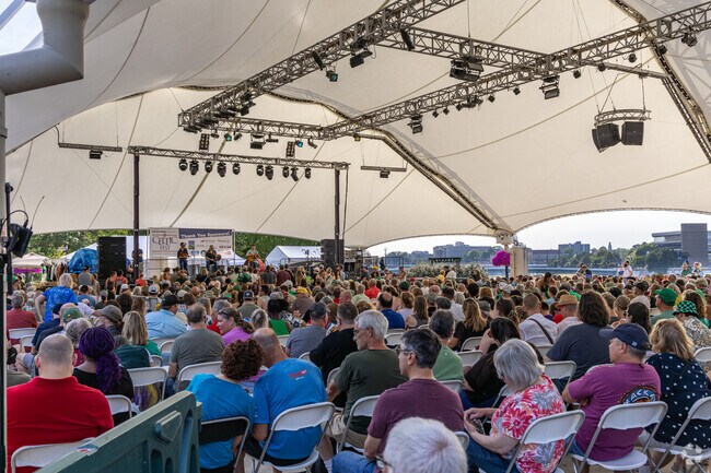 Saturate your senses in the sights, sounds, and tastes of Celtic heritage at Dayton Celtic Fest.