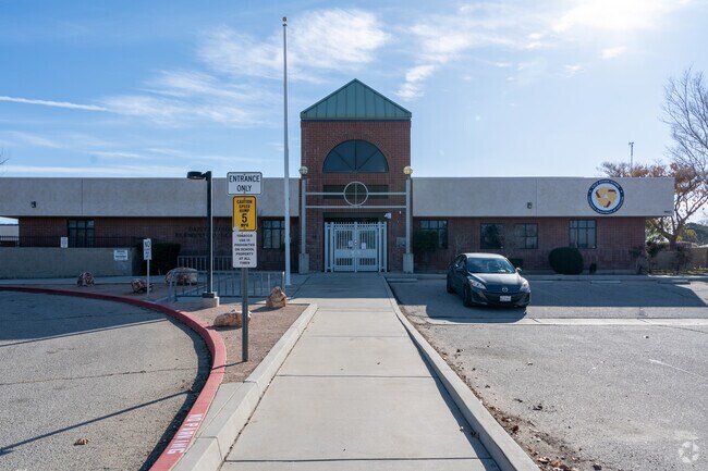 At Daisy Gibson Elementary, 27% of students scored at or above the proficient level for math.