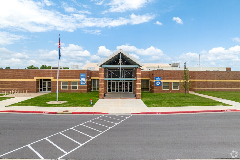 Kids living in Wichita can attend Cottonwood Elementary School.