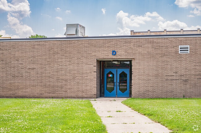 Kids in the Middleburg Heights area can attend Big Creek Elementary.