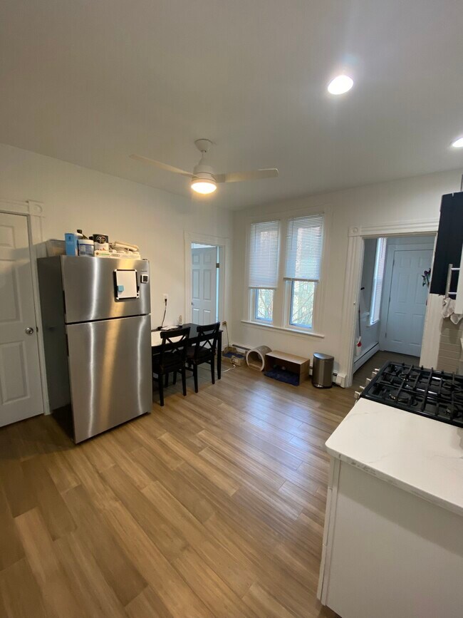 254 Windsor St, Cambridge, MA 02139 - photo 4