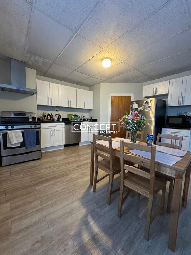 222 Prospect St unit 2, Cambridge, MA 02139 - photo 2