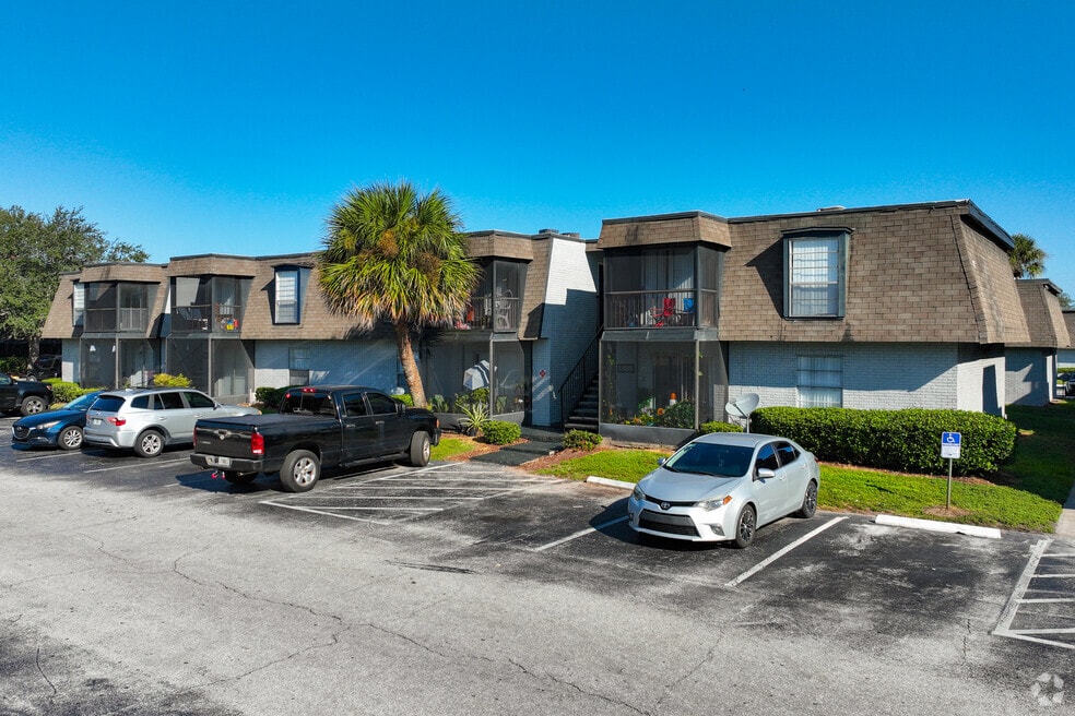 The Villas At Pinecrest, Orlando, FL 32822 - photo 1