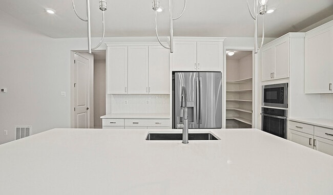 5710 Charlies Way, White Marsh, MD 21162 - photo 3