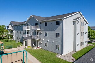 1910 49th St SW, Fargo, ND 58103