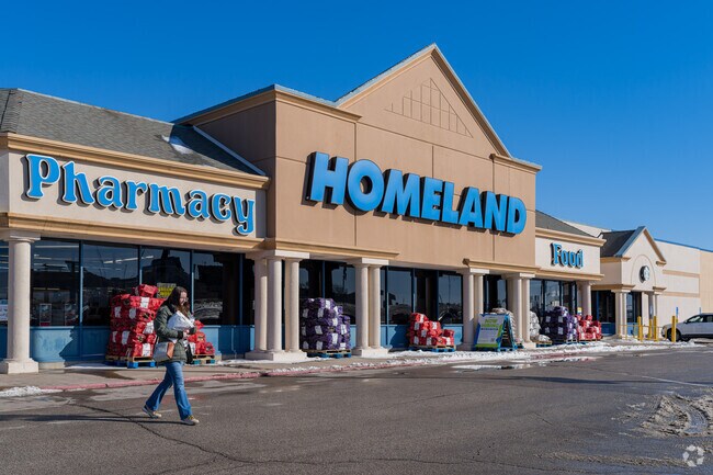 Homeland on 14th St provides fresh groceries for Ponca City residents.