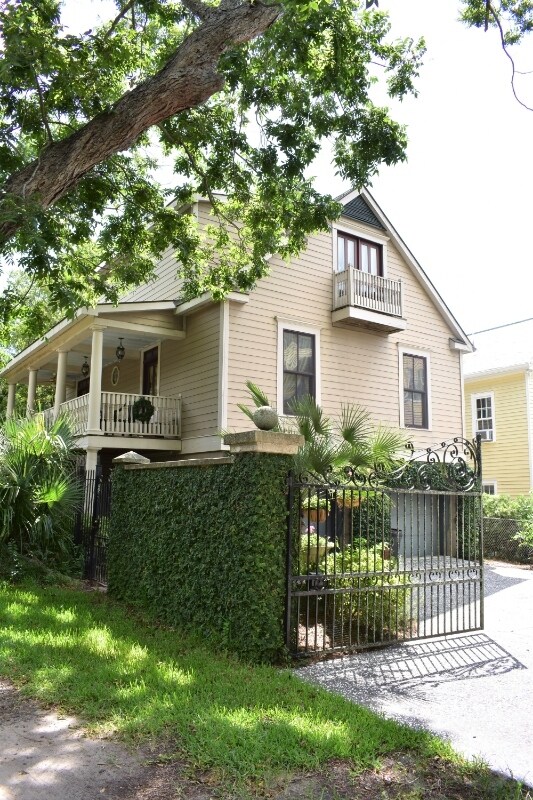 66 Rutledge Ave, Charleston, SC 29401