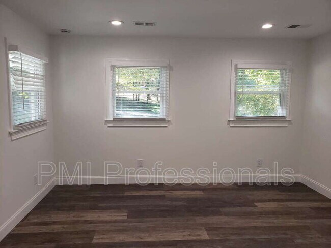 3653 Cedar St, Murfreesboro, TN 37127 - photo 5