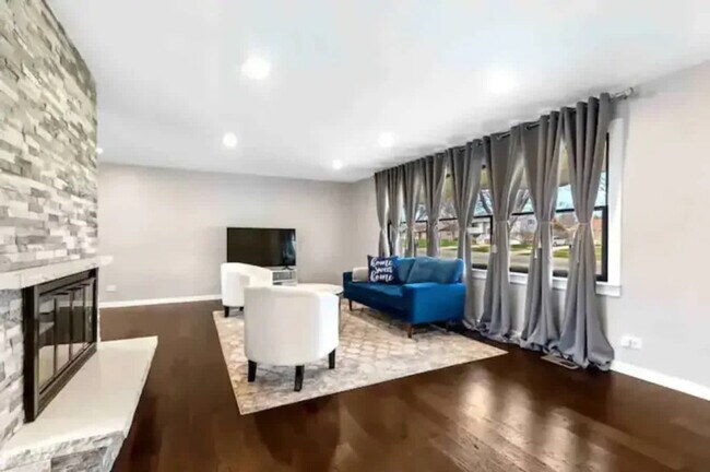 1401 W Weathersfield Way unit ID1237902P, Schaumburg, IL 60193 - photo 3