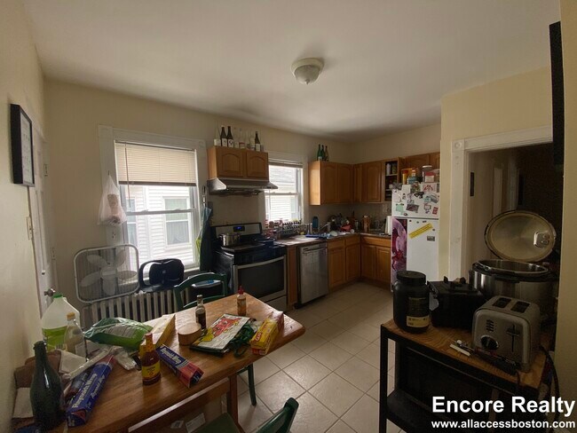 110 Murdock St unit 3, Brighton, MA 02135 - photo 3