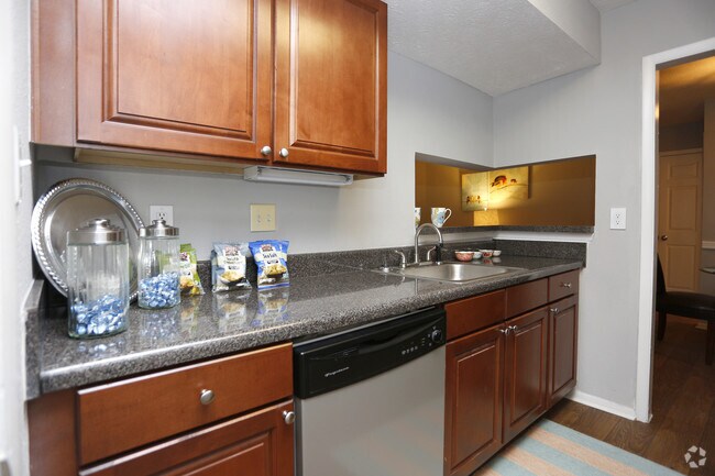 2BR, 2BA - 1,128 SF