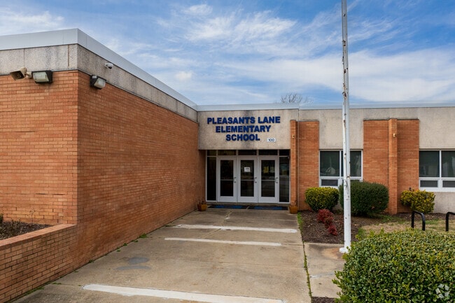 The entrance to Pleasants Lane Elementary School.