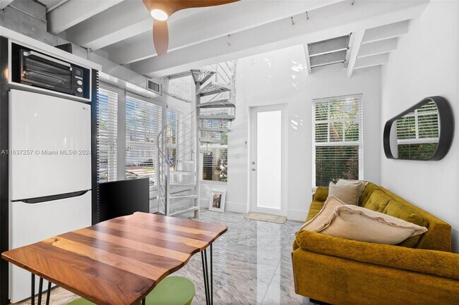 739 2nd St unit o, Miami Beach, FL 33139 - photo 3