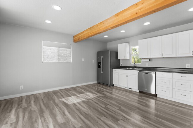 3265 Us Highway 2 W unit Upper, Kalispell, MT 59901 - photo 7