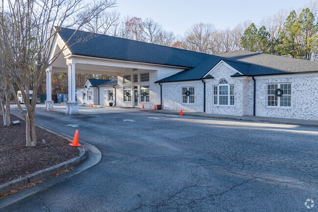 Oak Hill Classical School has students in grades K-12.