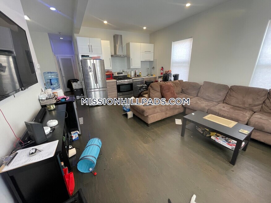 78 Forest St unit 1, Roxbury, MA 02119 - photo 1