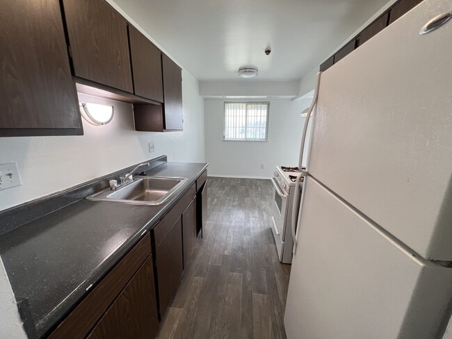 The Cove At Westland - Westland, MI, Westland, MI 48185 - photo 6