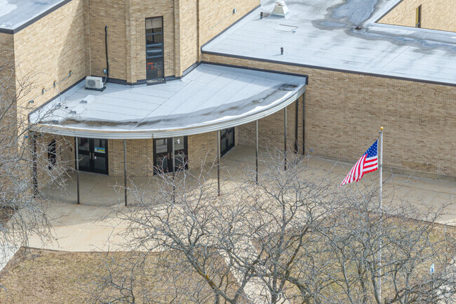 Your kids will enjoy learning in the inspiring atmosphere of Jefferson Elementary School.