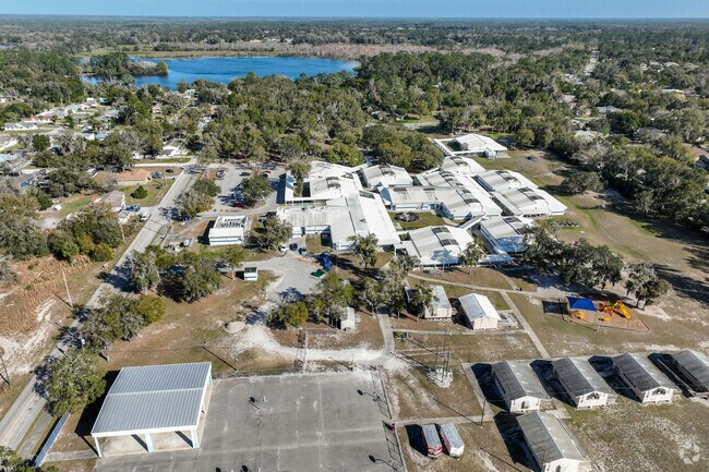 Blue Lake Elementary School welcomes DeLand students in Pre-K through 5th grades.