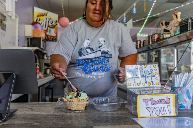 Molly's Hand Dipped Ice Cream serves great cold treats in Philippi.