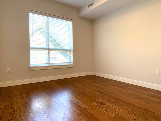 15 Everett St unit 1 - 203, Boston, MA 02128 - photo 7