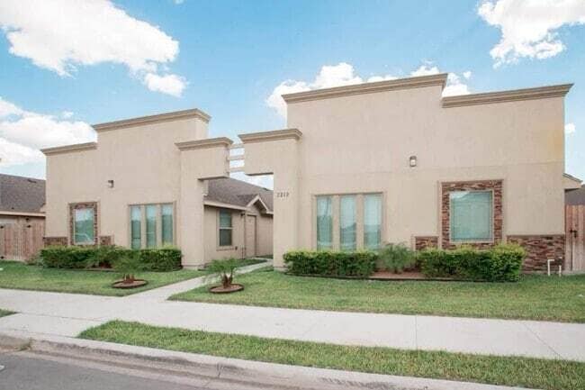 2208 Taxco Ct unit 4, Edinburg, TX 78542 - photo 1