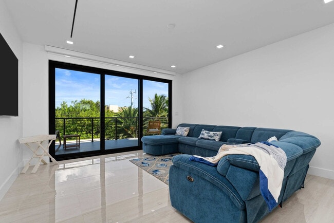 136 Coco Plum Dr unit ID1325579P, Marathon, FL 33050 - photo 2