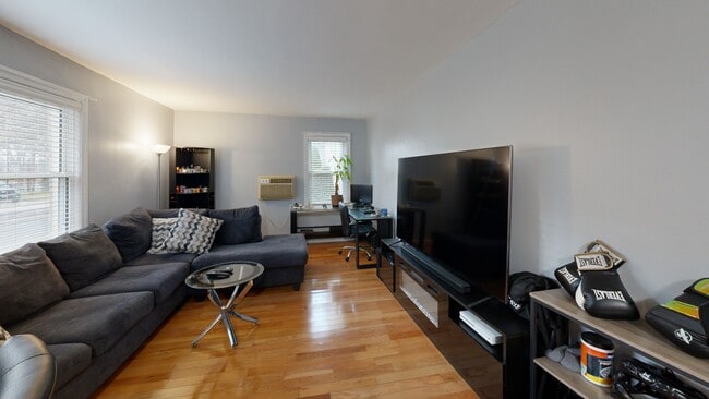 252-01 72nd Ave unit Lower, Bellerose, NY 11426 - photo 2