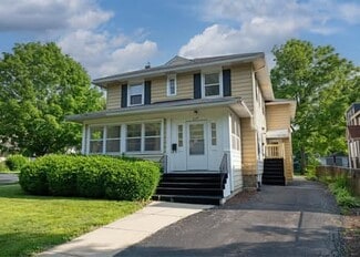 527 Peyton St Unit 2 Second Floor, Geneva, IL 60134