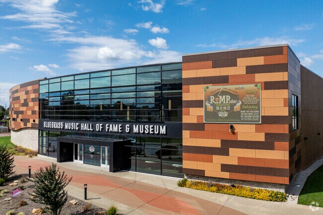 Head downtown to The Bluegrass Hall of Fame and Museum near Shifley-York.