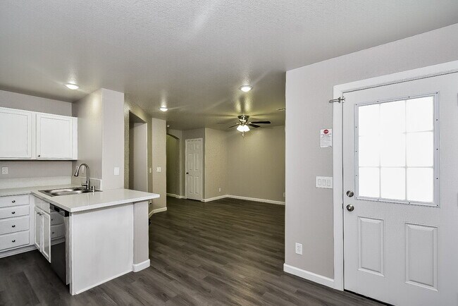 9322 Winfrey Ave, Las Vegas, NV 89148 - photo 7