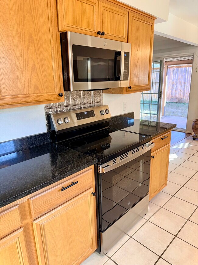 5904 Oak Hill Rd, Watauga, TX 76148 - photo 4