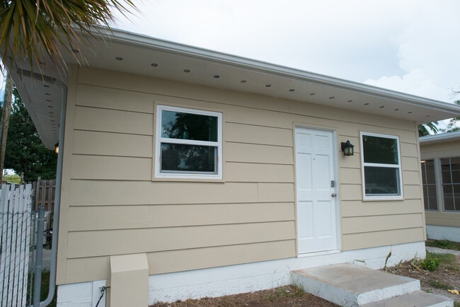 4302 W North A St unit Main House, Tampa, FL 33609 - photo 3