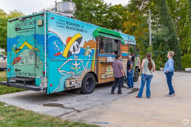 Plum Creek residents enjoy access to food trucks offering street food-style meals.