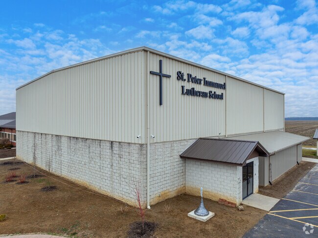 St. Peter-Immanuel Lutheran School has a student-teacher ratio of 7 to 1.