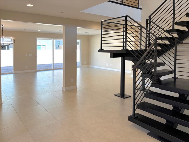 1171 Viento View Ave, Henderson, NV 89012 - photo 5