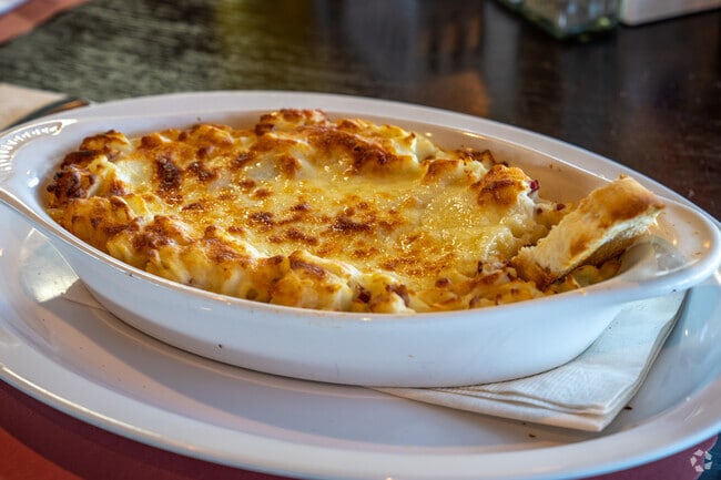 Mac and cheese at Coquilles St. Jacques.