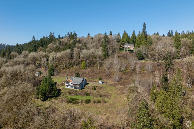 If you are looking for more space,homes in Oak Point sit on larger lots and acreage.