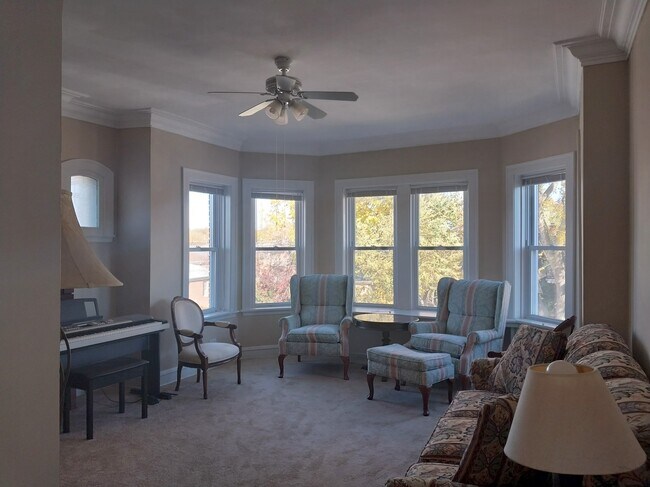 3927 Kirk St unit 2, Skokie, IL 60076 - photo 6