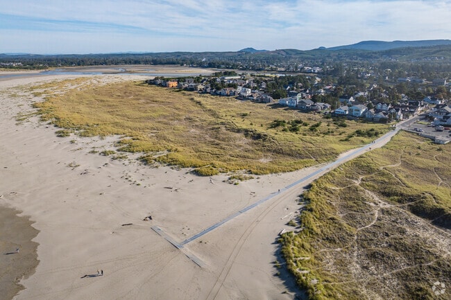 Take an afternoon stroll out to the beach in Stanley Acres.