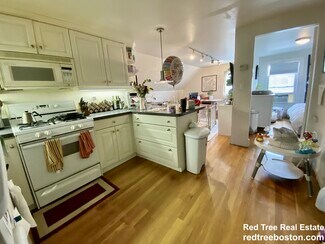 17 Harris St Unit 2, Brookline, MA 02446