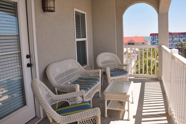 Glimpses of ocean from covered balcony