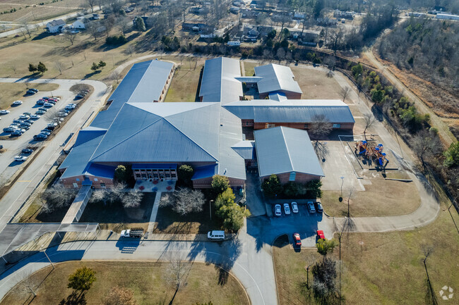 Front of Lyman Elementary School