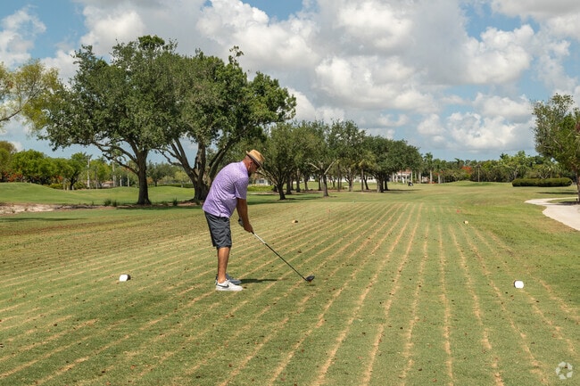 Palm Lee Park's closest neighbor is the Fort Myers Country Club golf course.