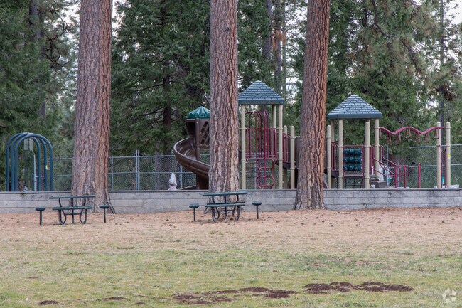 Indian Diggings Elementary School serves students in grades K-8.