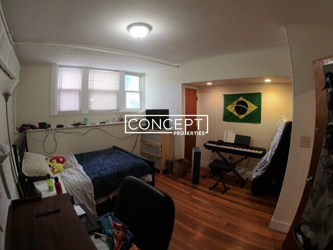 241 Freeman St unit 3, Brookline, MA 02446 - photo 5