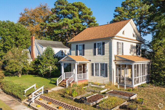 A blend of home types can be found in East Main Street, such as classic American foursquares.